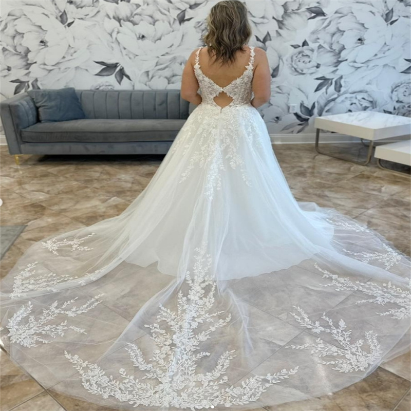 Exquiste Boho Wedding Dresses Spaghetti Straps Lace Romantic Rustic Country Bridal Gowns Tulle A Line V Neck Court Train Garden Bride Dress Vestio De 
