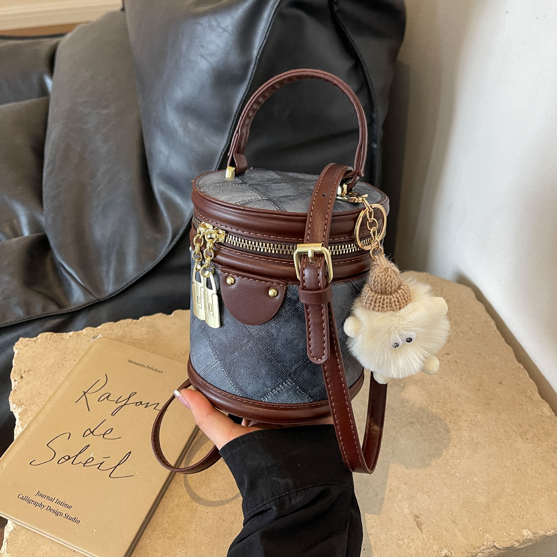 Free Shipping Women s Designer Fashion Shoulder Bag Flip Square Handbag Light Luxury Crossbody Bag Cylindrical Bucket Bag Casual Wallet Storage Bag