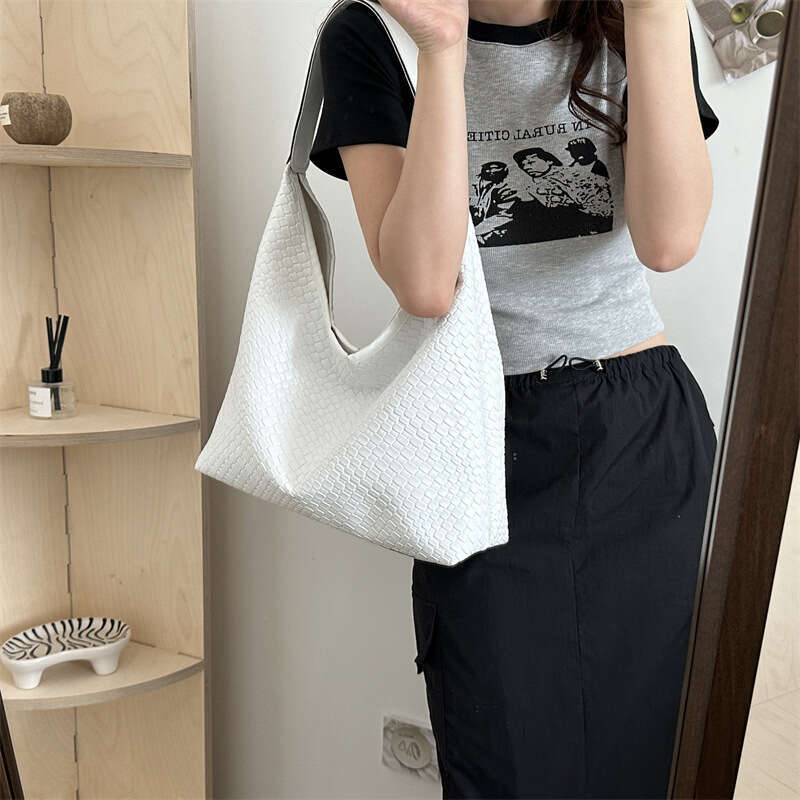 Casual Retro Large Capacity For Women, New Popular Explosive Styles, Versatile And Stylish Shoulder Bag, Woven Bucket Bag