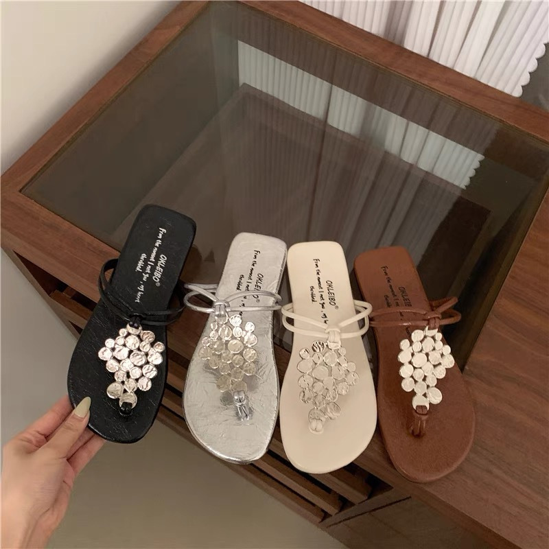New free shipping designer slippers for womens flat slippers brown beige black sliver Outdoor beach slippers
