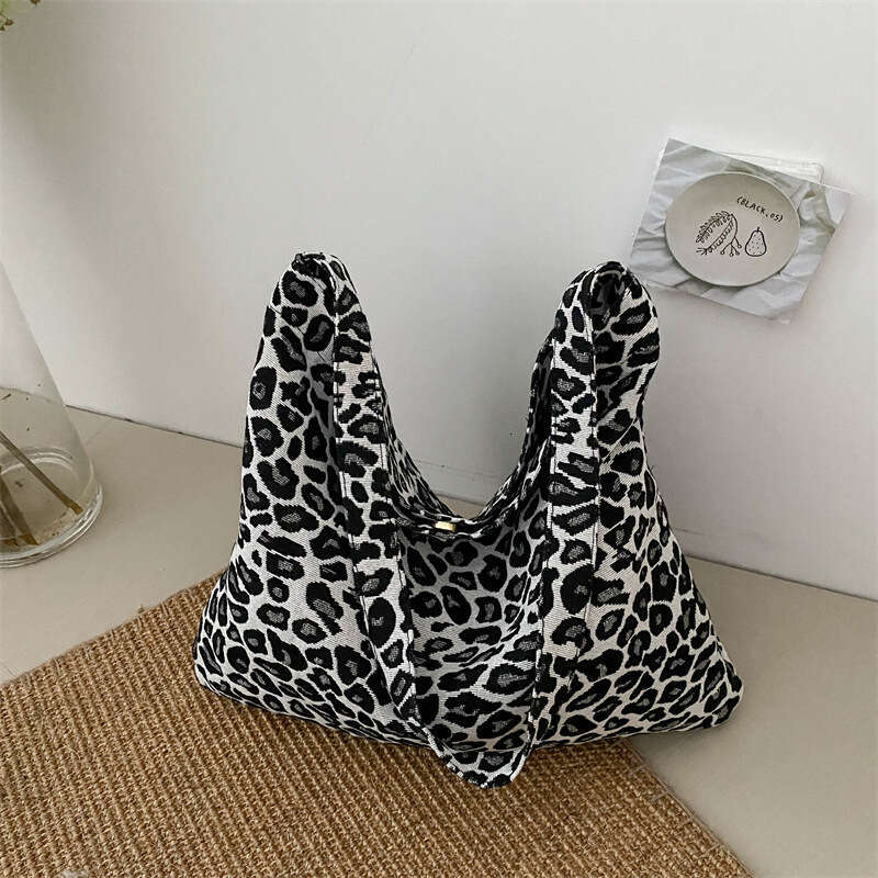 Large Capacity Internet Celebrity Leopard Print Women's New Trendy And Fashionable Texture, Single Shoulder Armpit Bag, Stylish Backpack For Wome