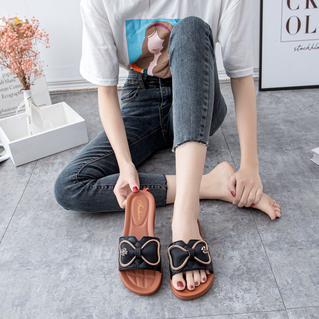 Manufacturers direct sales of women wear network red hot beach shoes fashion trend flat female slippers