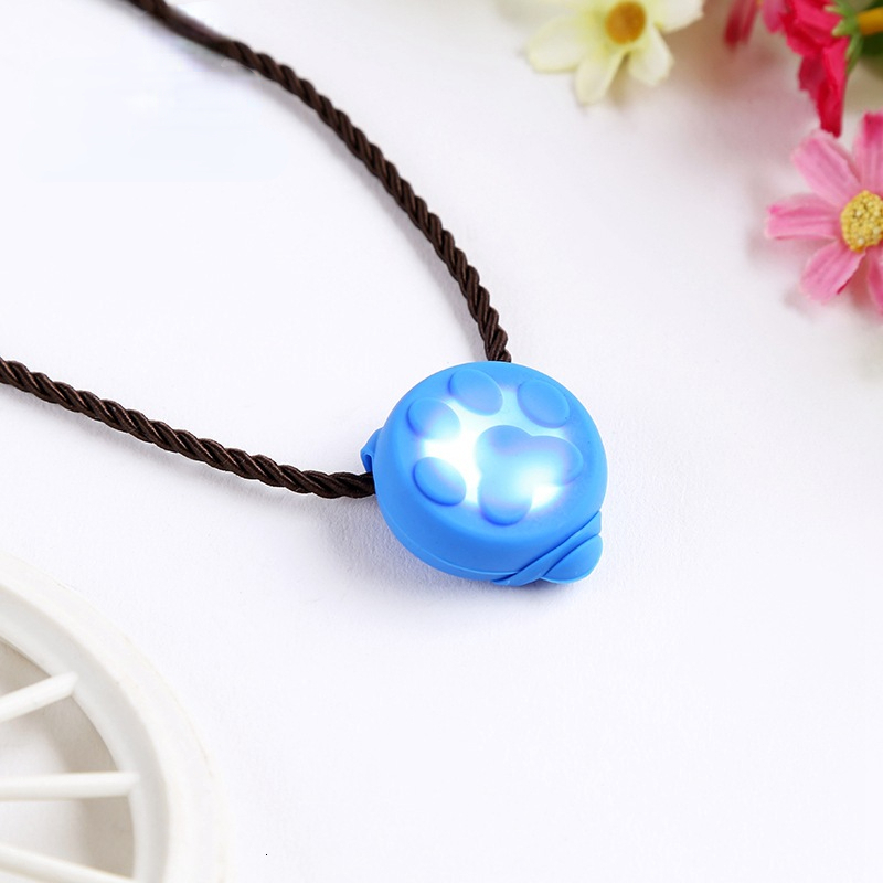 Ddmysat Colorful LED Flashlight Cat Pendant Dog Night Safe Pet Leader Necklace Glowing Bright Decorative Collar