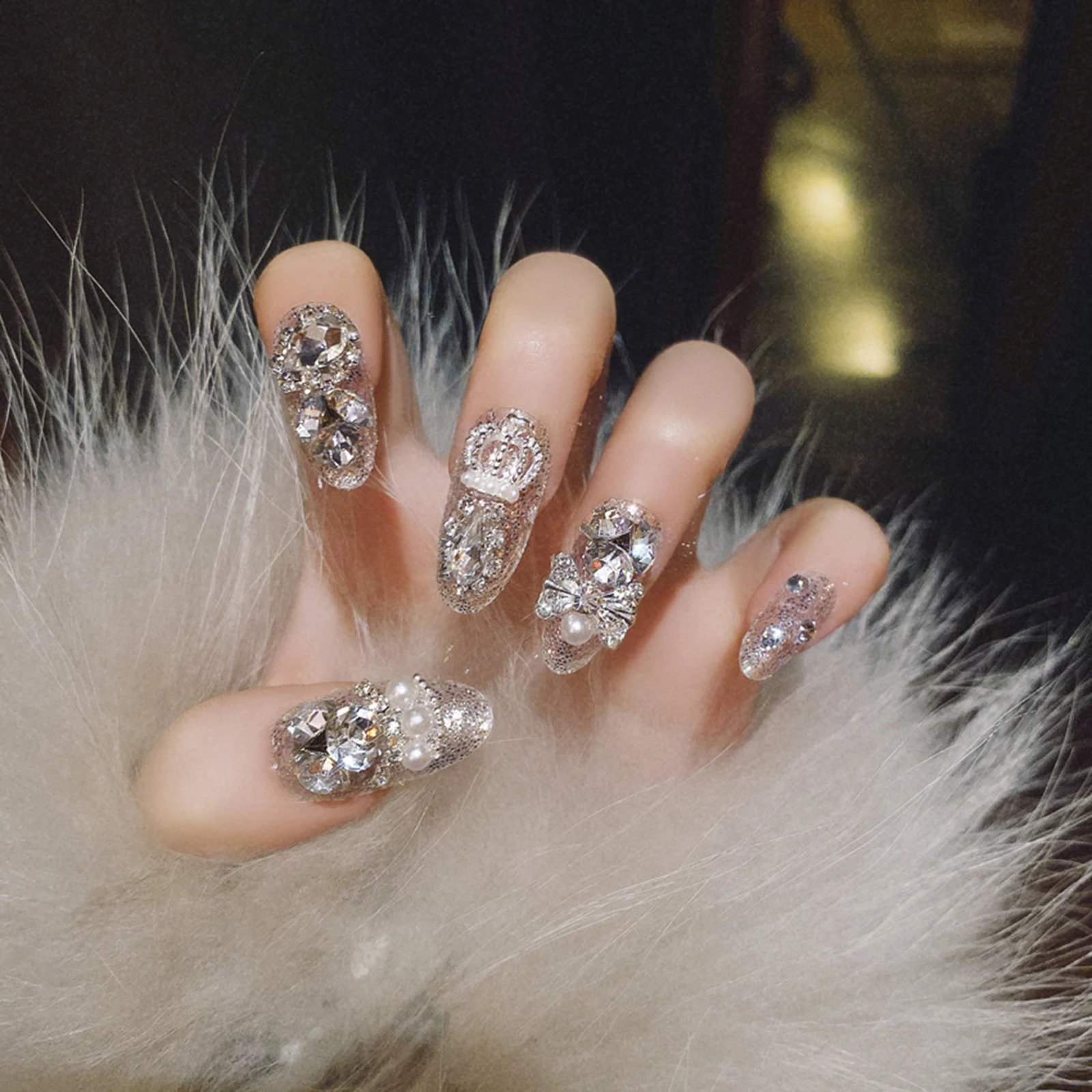 24PCSSets Wedding Bride Fake Nails Glitter Crystal Pearl Rhinestone Nail Patch Full Nail Tips Fingernail Women Nail Art Tips 241223