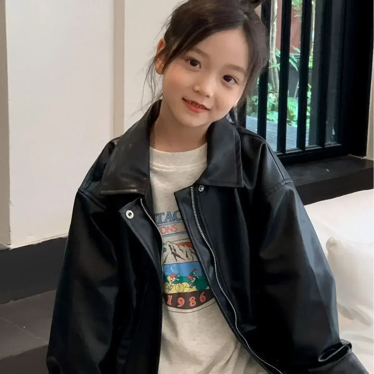 Kid Coat Spring and Summer Boys and Girls Plaid Spring Children Vintage Limited Leather Fashion Niche Black Leather Coat 241223