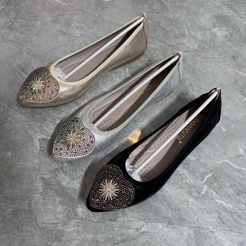 French Temperament Rhinestone Pointed Flat For Women In Spring And Autumn, New Black Professional Shallow Mouth Daily Soft Sole Work Shoes