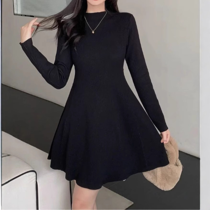 (007) French first love platycodon knitted dress for women in autumn and winter, a stylish waisted sweater dress for petite girls with a coat