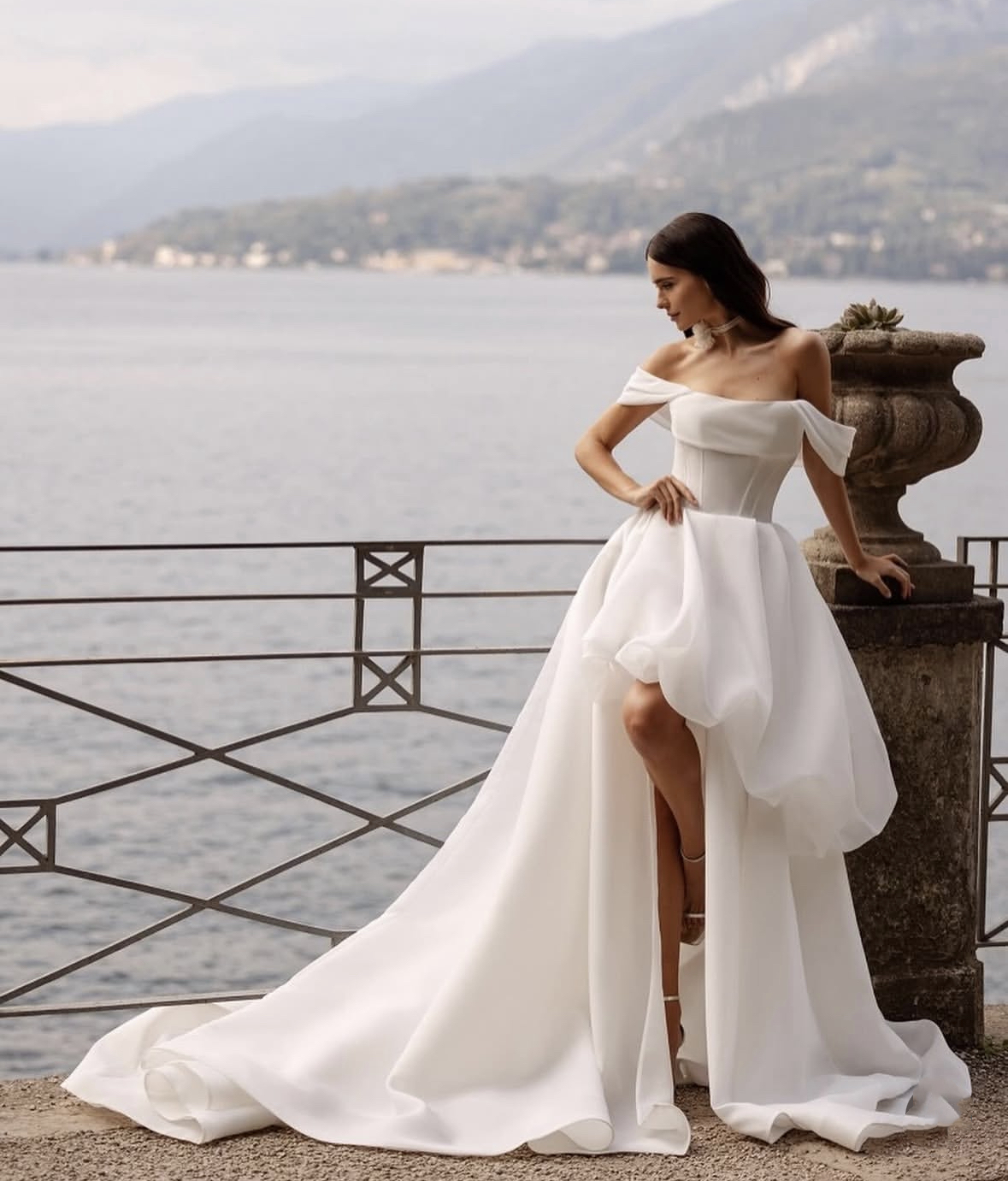 Asymmetric Beach Wedding Dresses Side Split White A Line Long Bridal Gowns Off Shoulder Corset Boho Bride Dress Custom Made 2025 Vestido De Novia