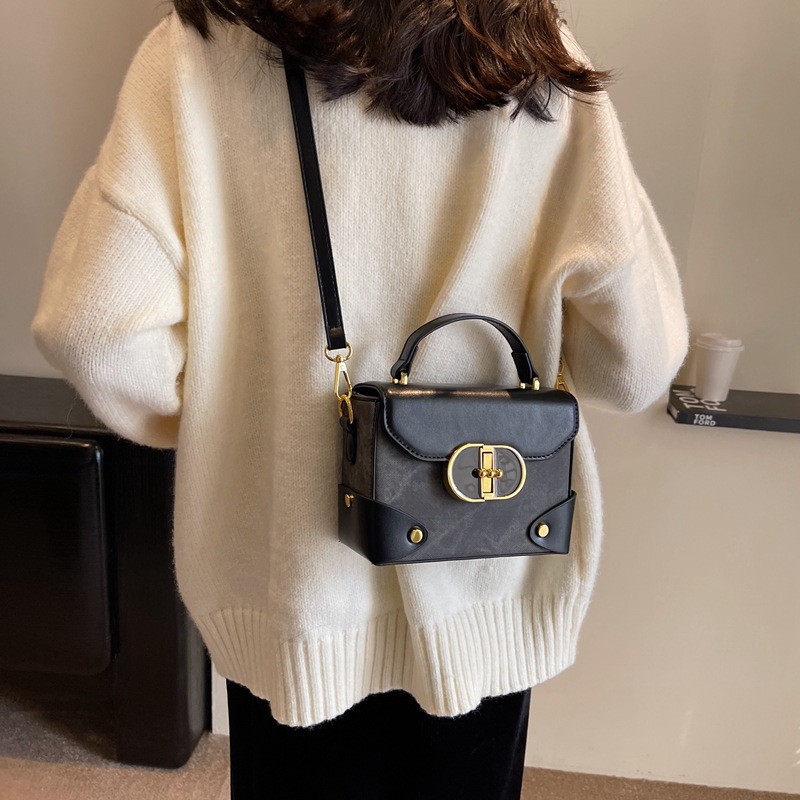 Free shippin Single Shoulder Bag Women Tote bag flap fashion Square black handheld bag handbag crossbody