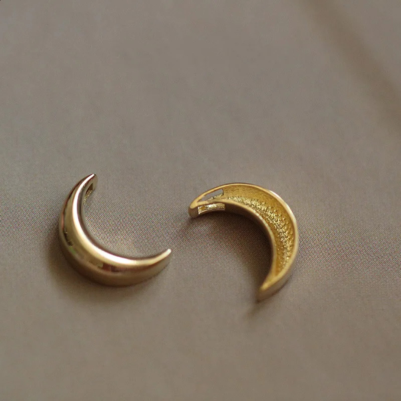 S925 sterling silver plated 14K gold necklace light plate small moon elegant entry Lux all-match k gold pendant necklace 241220