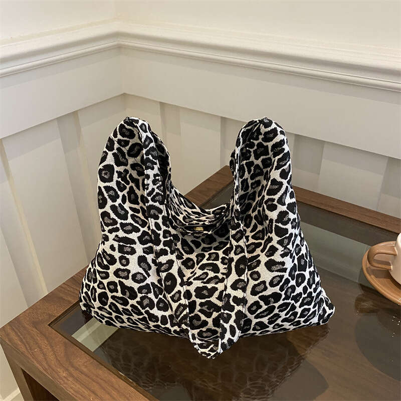 Large Capacity Internet Celebrity Leopard Print Women's New Trendy And Fashionable Texture, Single Shoulder Armpit Bag, Stylish Backpack For Wome