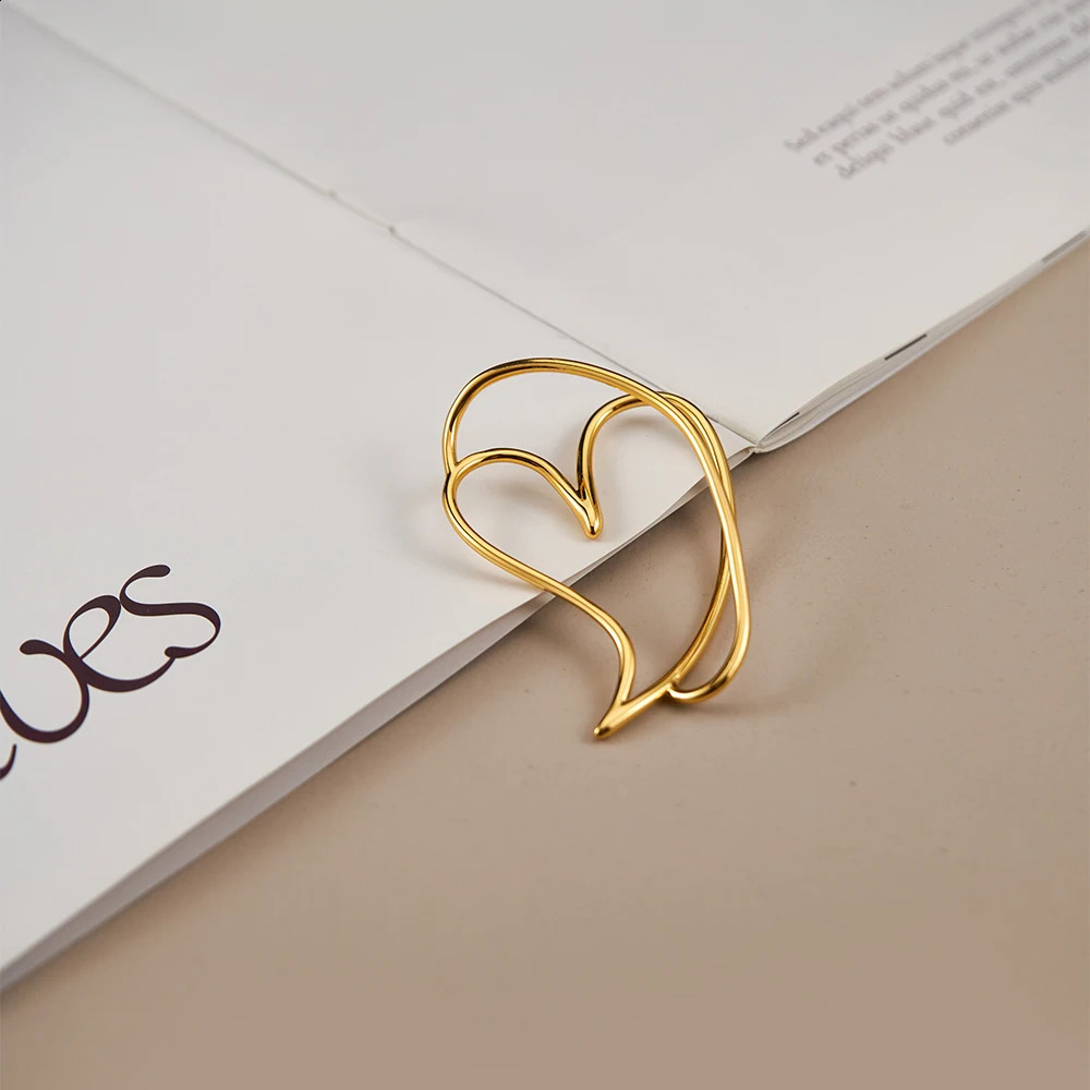 ENFASHION Cutout Heart Ear Clip For Women 18K Plated Gold Aretes De Mujer Ear Cuff Fashion Jewelry Travel Party Dropship E231458 241220