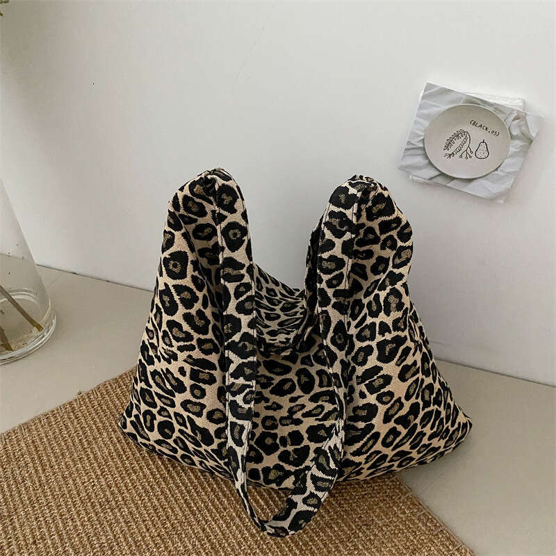 Large Capacity Internet Celebrity Leopard Print Women's New Trendy And Fashionable Texture, Single Shoulder Armpit Bag, Stylish Backpack For Wome