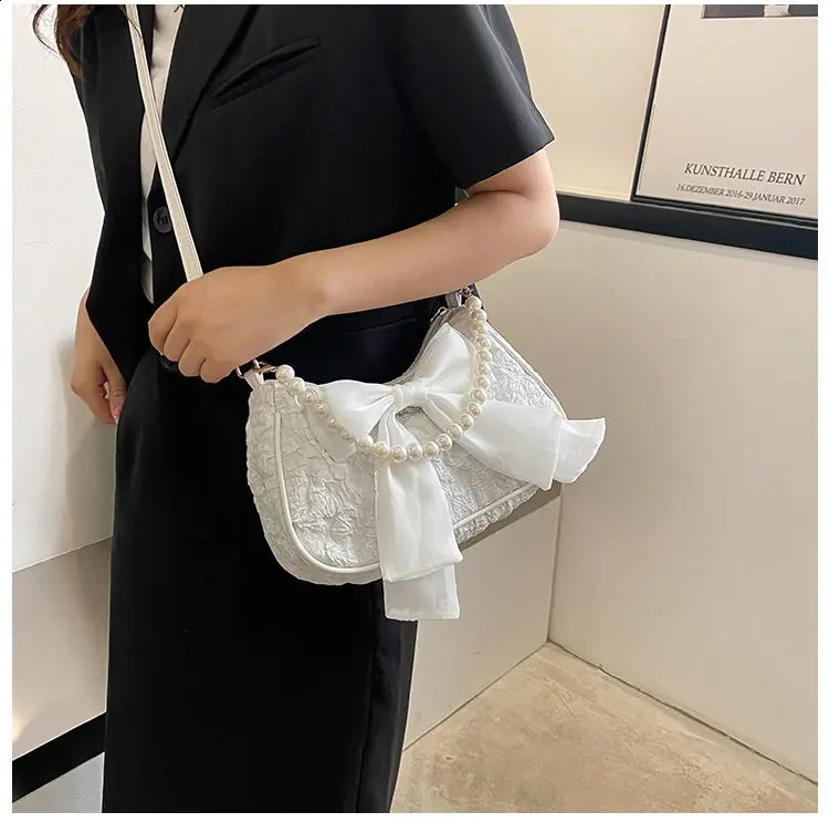 Fashion Pearl Chains Female Shoulder Messenger Bag Sweet Bow Ladies Crossbody Bags Flower Pattern Women Square Handbags 241223
