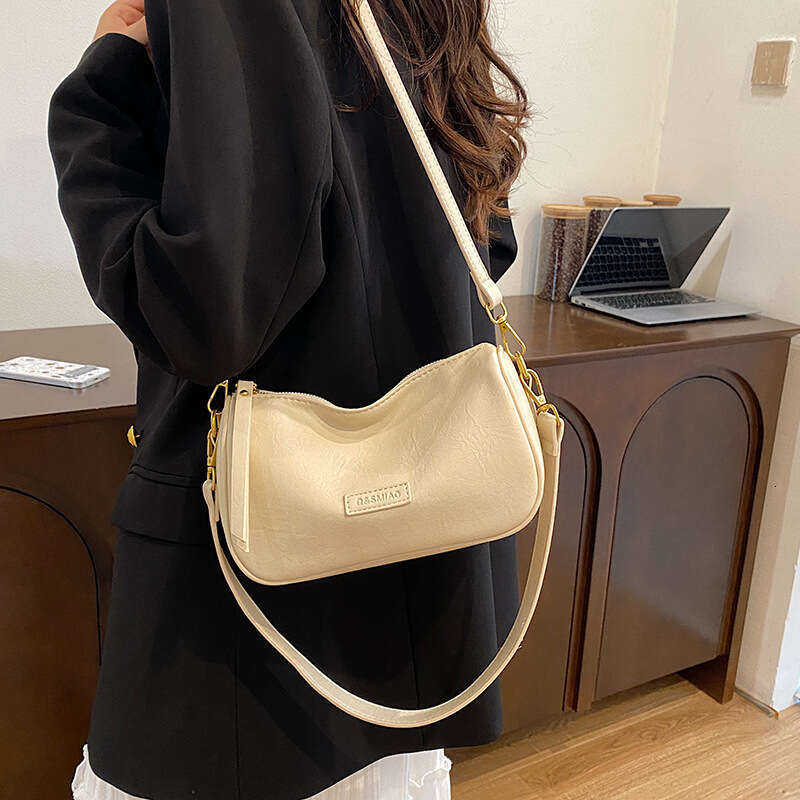 Trendy Women's 2024 Autumn New Fashionable Commuting Dumpling Casual Versatile Single Shoulder Crossbody Bag