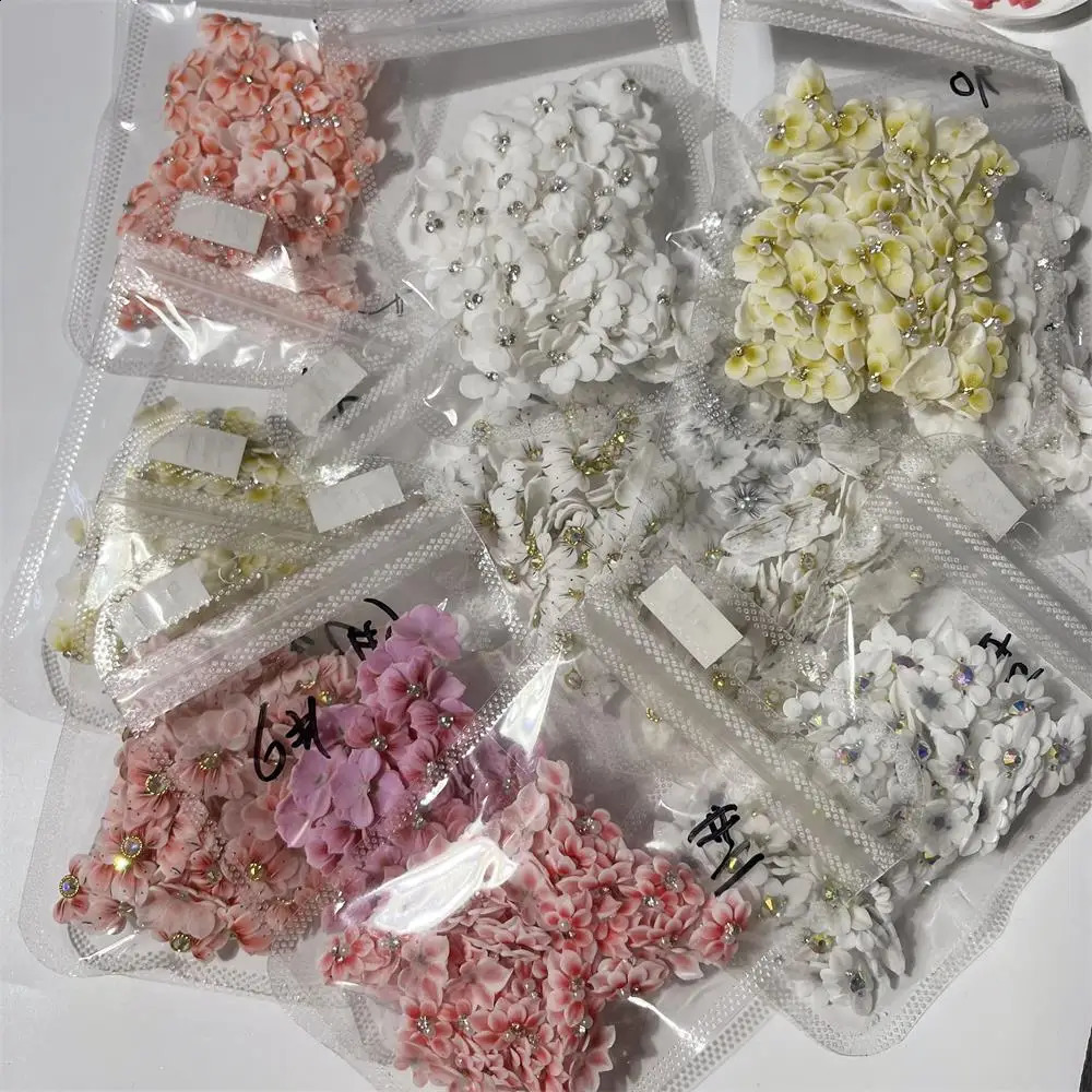 10pcs 3D Exquisite Carving Flower Nail Art Charms Simulation Carved Floret Parts AB Diamond Vivid Butterfly Nail Ornament 241223
