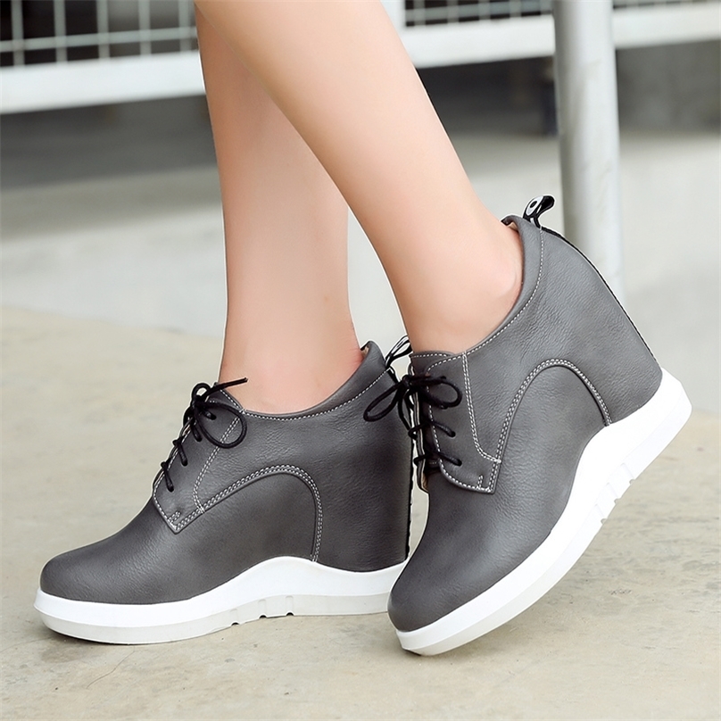 Fashion wedge sports shoes for women in spring and autumn comfortable hidden platform casual shoes for women lace shoes 241223