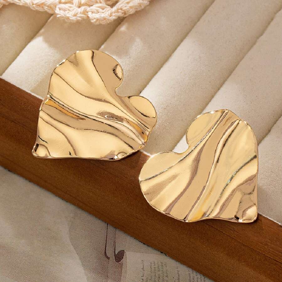 Small niche fashion design irregular classic exquisite temperament street shot heart-shaped women's earrings