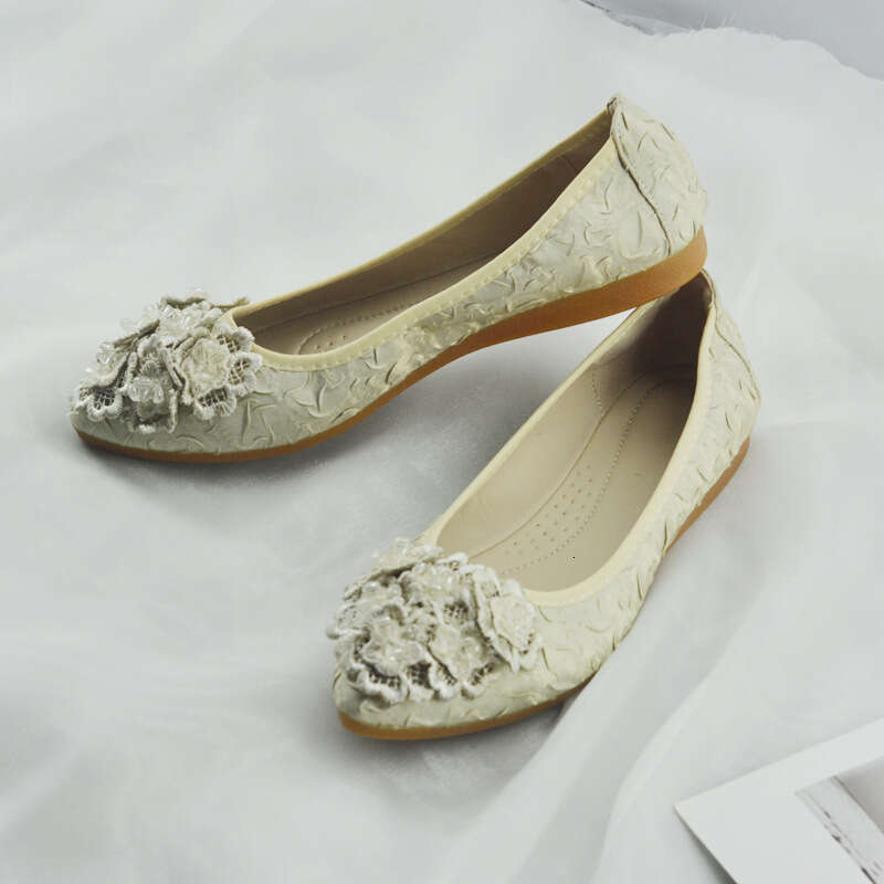 Flyknit Single Shoe Women's 2023 Spring And Summer New Pointed Flat Bottom Knitted Breathable Bean Shallow Mouth Soft Sole Lazy Shoes