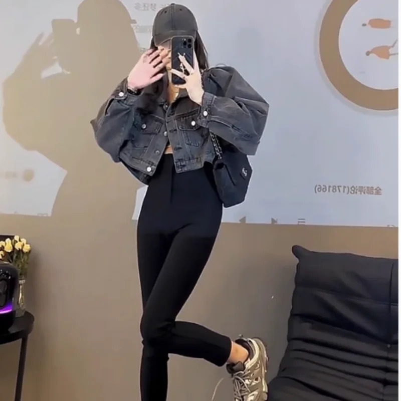 autumn womens denim jacket with pocket Fashionable retro street style loose and versatile short jacket 241219