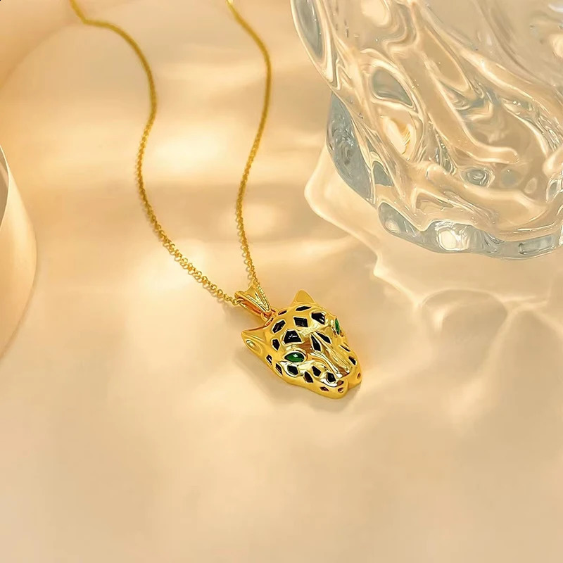AU750 Real 18K Gold Leopard Pendant Necklace Pure Gold Animal Pendant For Men And Women Party Fashion Fine Jewelry 241220