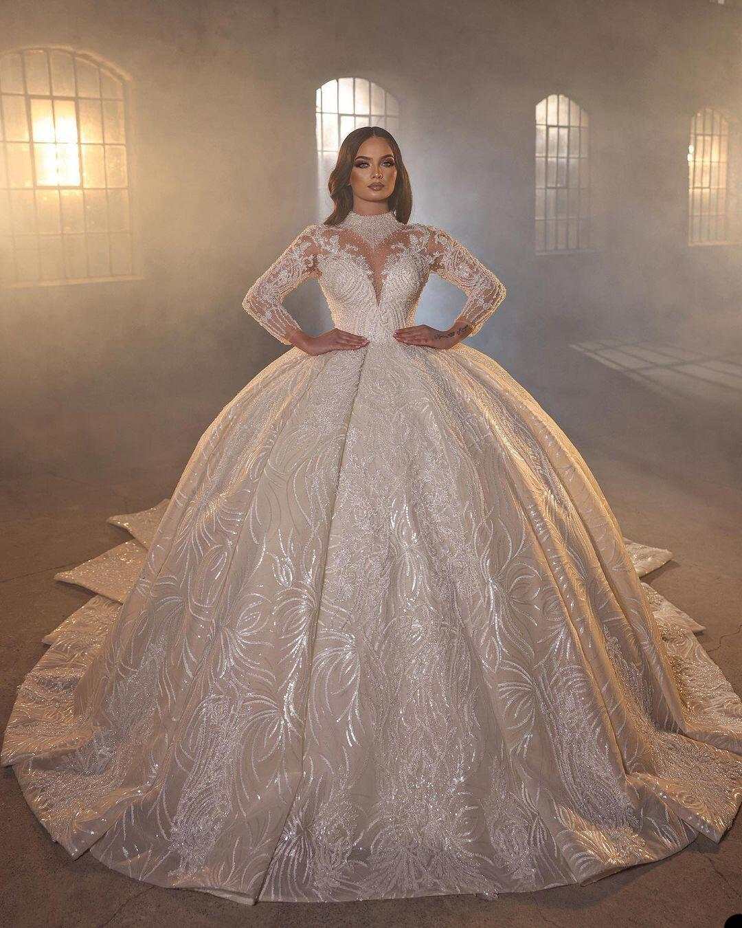 Luxury Ball Gown Wedding Dresses Appliques Beads Designer Lace Sequins Backless Zipper Court Gown Pleat Custom Made Bridal Plus Size Vestidos De Novia