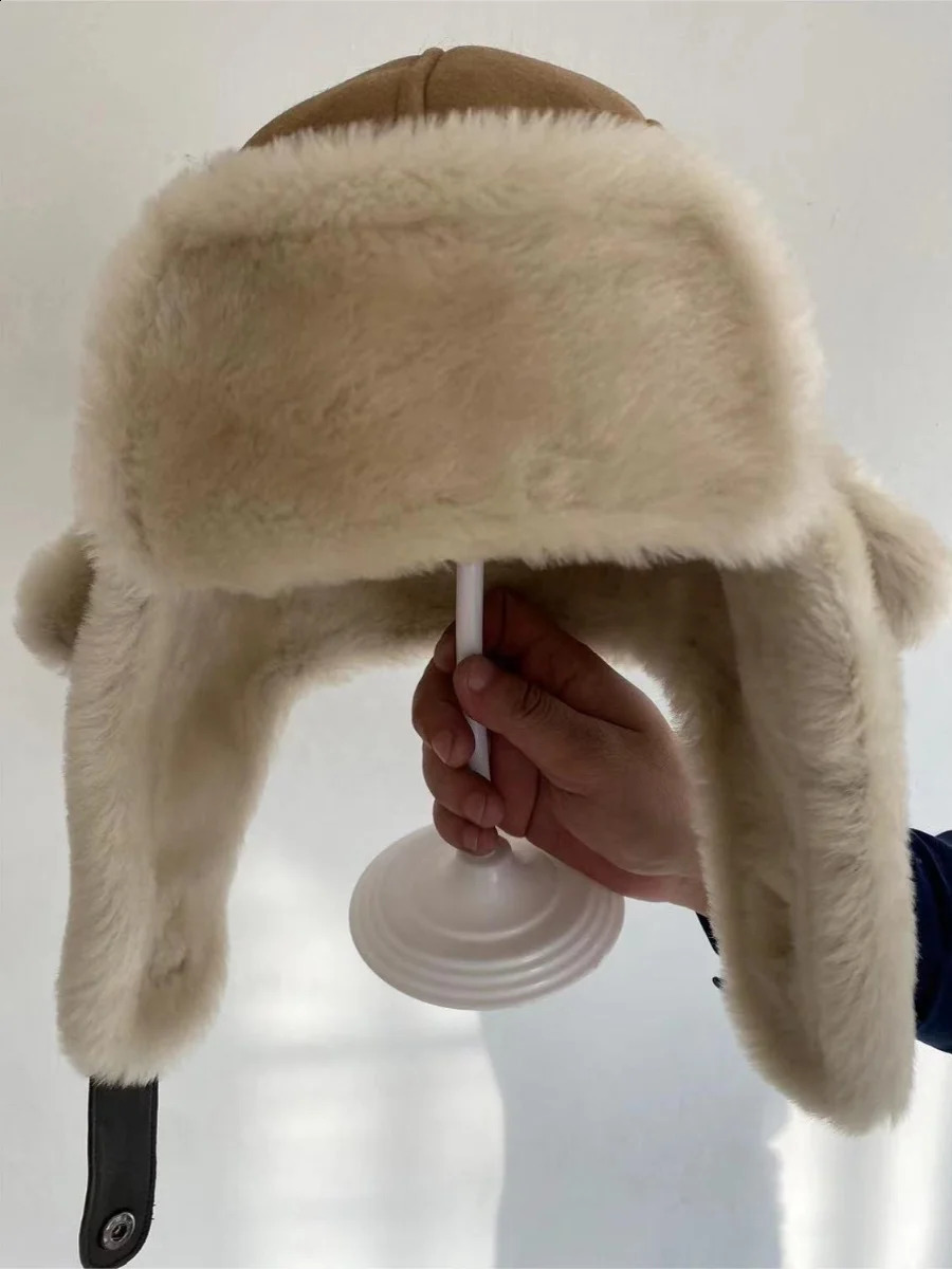 Fashion Natural Shearing Fur Bomb Hat Mens Winter Warm Earrings Lei Feng Hat 241220
