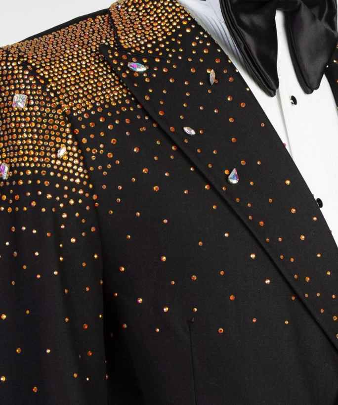 Two Pieces Handsome New Fashion Groom Wedding Tuxedos Men Suits Jacket Two Button Customized Peaked Lapel Pockets Bridegroom Tailor Made Coat Pants
