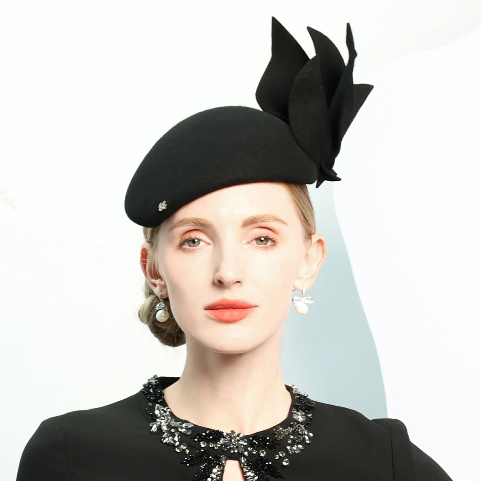 FS Winter Blue Wool Berets Elegant Church Hats For Women Formal Felt Fedoras Luxury Tea Party Fascinator Hat With Flower 241220