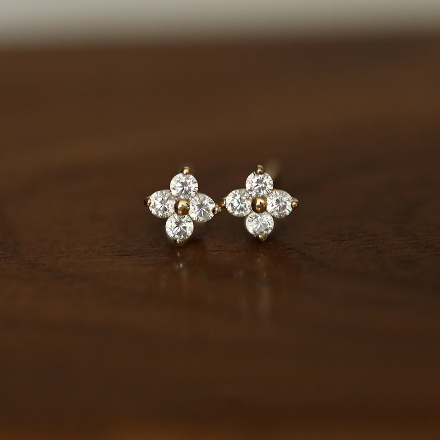 Romantic 18K Gold Plated Four Leaf Flower Stud Earrings 925 Sterling Silver Sweet Clover Stud Earrings For Women