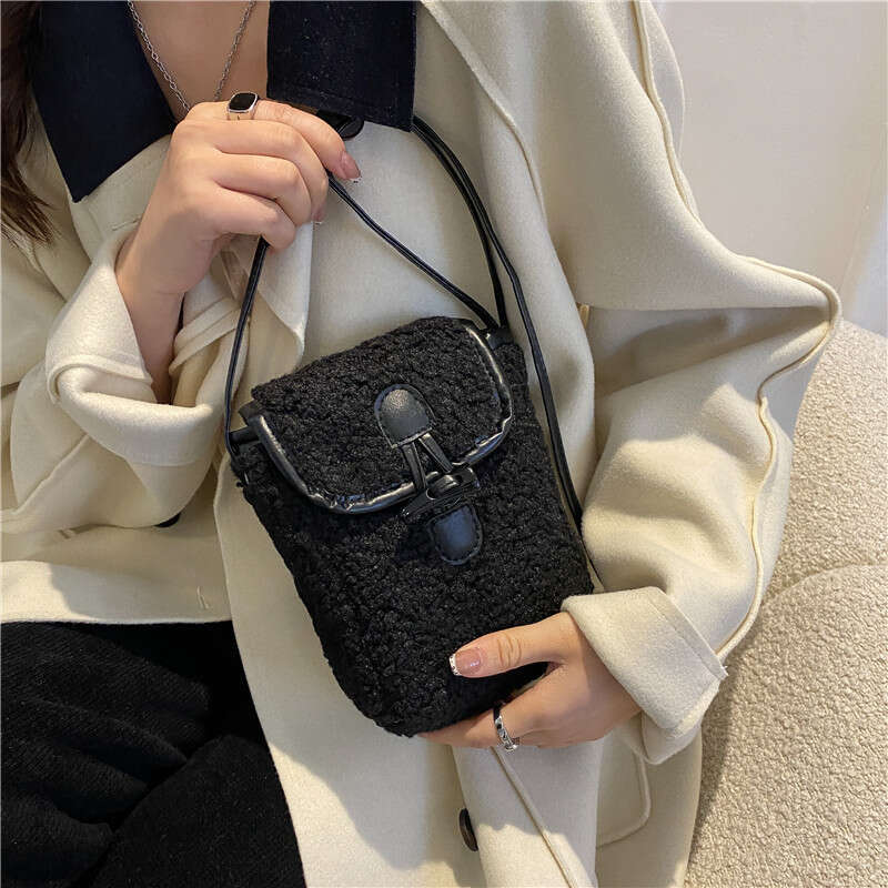 New Fur Phone Contrasting Color, Simple Stylish Single Shoulder Crossbody Small Bag, Women's Autumn And Winter Retro Lamb Fleece Bag