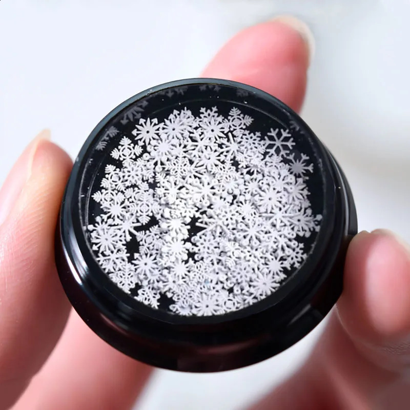 3D Christmas Snowflakes Metal Nail Glitter Sequins Mixed- Hollow-Out White Snow Flakes 3D Xmas Alloy SnowFlakes Decor 241223