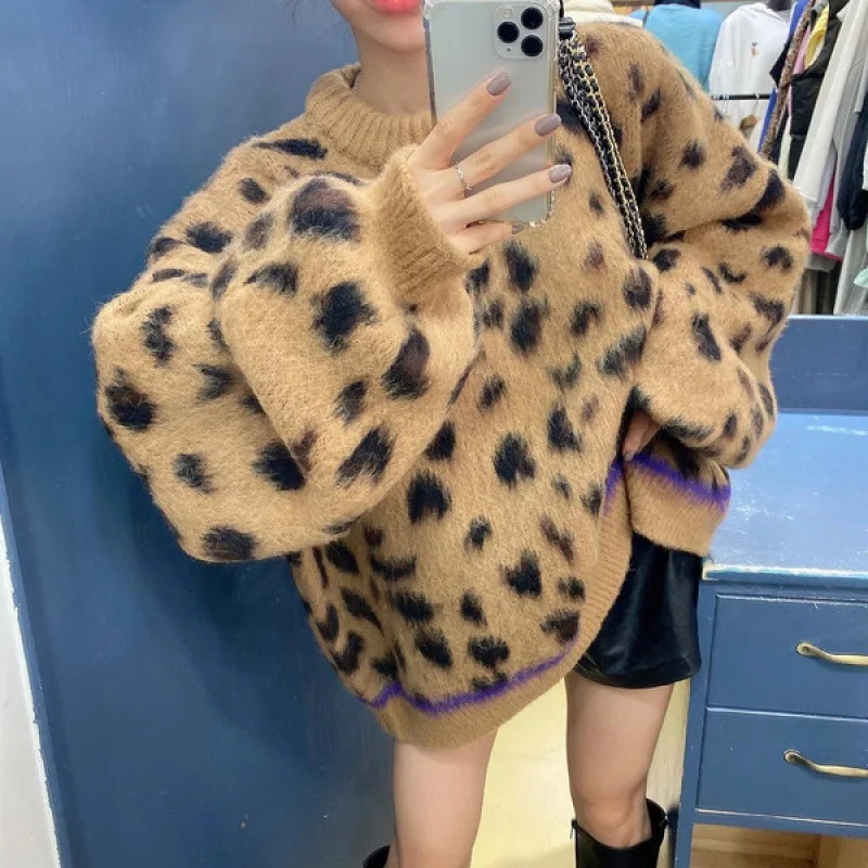 OMCHION Suede Loose Jumper Round Neck Leopard Pattern Jacquard Knitted Sweater Womens AutumnWinter Fashion Pulling Flower 241211