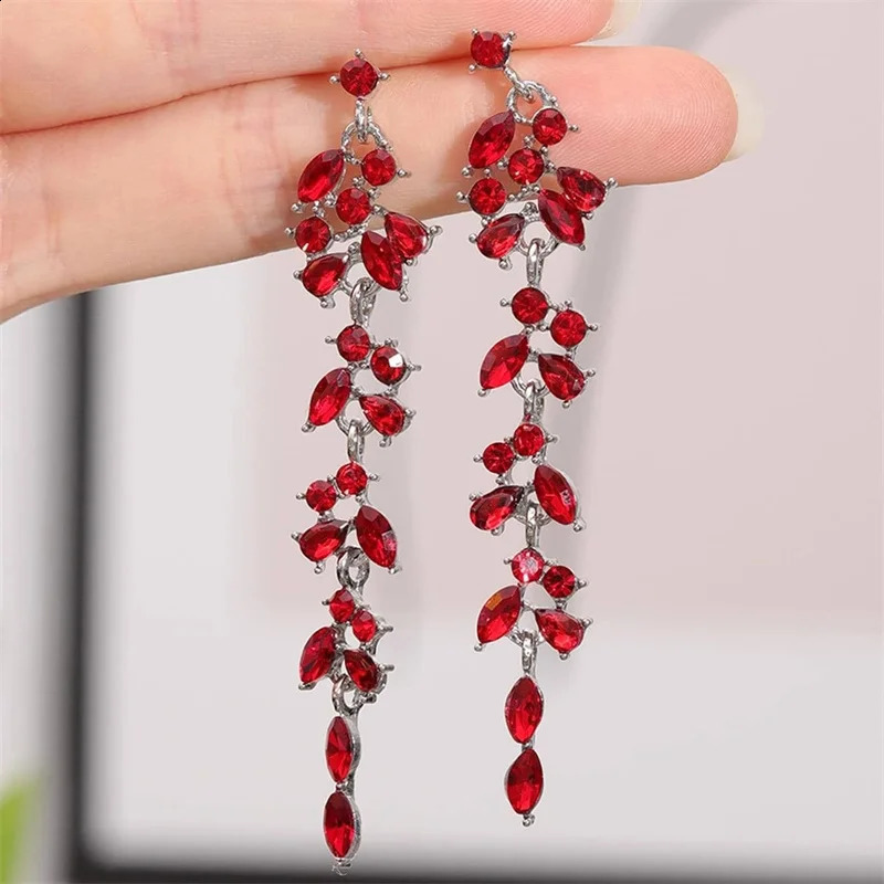 Exquisite Leaves Long Tassel Dangle Earrings For Women Full Rhinestone Zircon Leaf Temperament Earring Party Wedding Jewelry 241223