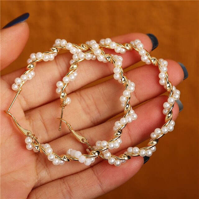 Hot selg inlaid with creative simplicity and temperament, pearl C-shaped earrings for women