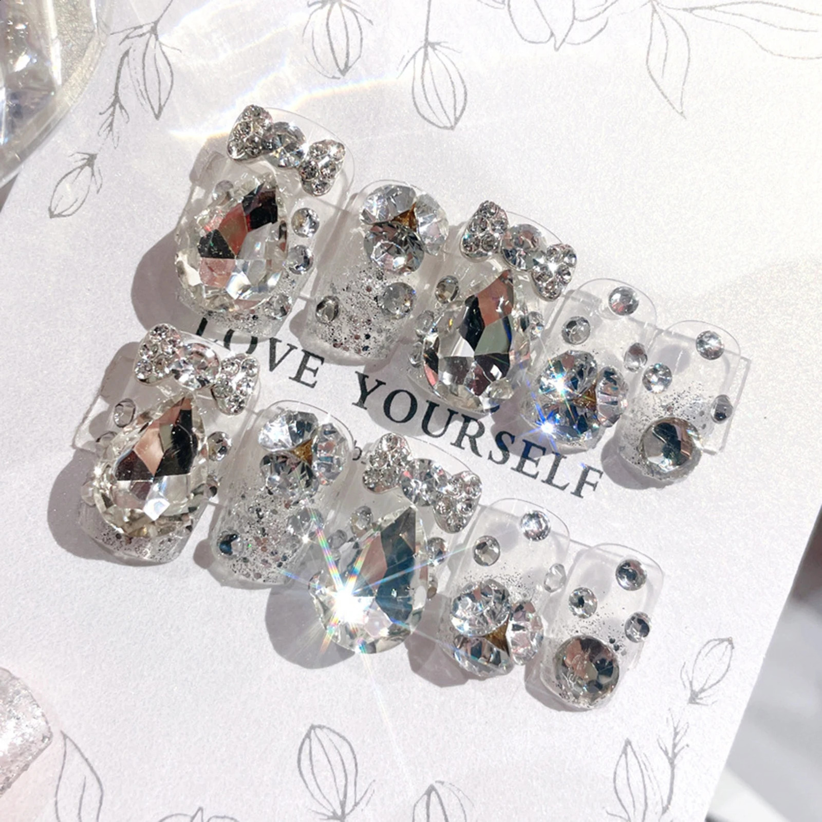 24PCSSets Wedding Bride Fake Nails Glitter Crystal Pearl Rhinestone Nail Patch Full Nail Tips Fingernail Women Nail Art Tips 241223
