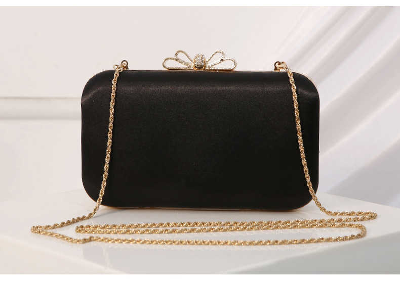 Clutch Bag New Banquet Bag Embroidered Chinese Style Paired with Bag Womens Evening Dress Bag Butterfly Flower Handheld Bag Flag 240920