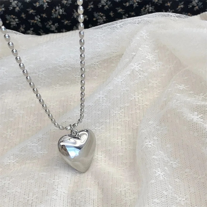 South Korea Dongdaemun three-dimensional love necklace simple heart clavicle chain all fashion personality pendant 241220