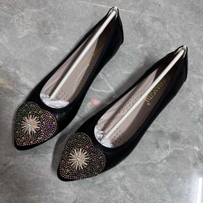 French Temperament Rhinestone Pointed Flat For Women In Spring And Autumn, New Black Professional Shallow Mouth Daily Soft Sole Work Shoes