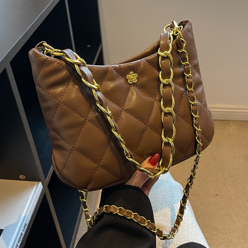 2025 Fashion Designer Women s Handbag New Shoulder Bag Flip Square Large Capacity Chain High Quality Crossbody Bag Outdoor Leisure Wallet Mobile Stora