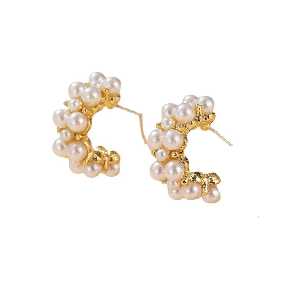 Hot selg inlaid with creative simplicity and temperament, pearl C-shaped earrings for women