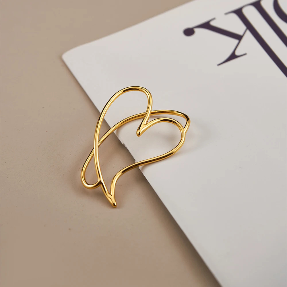 ENFASHION Cutout Heart Ear Clip For Women 18K Plated Gold Aretes De Mujer Ear Cuff Fashion Jewelry Travel Party Dropship E231458 241220