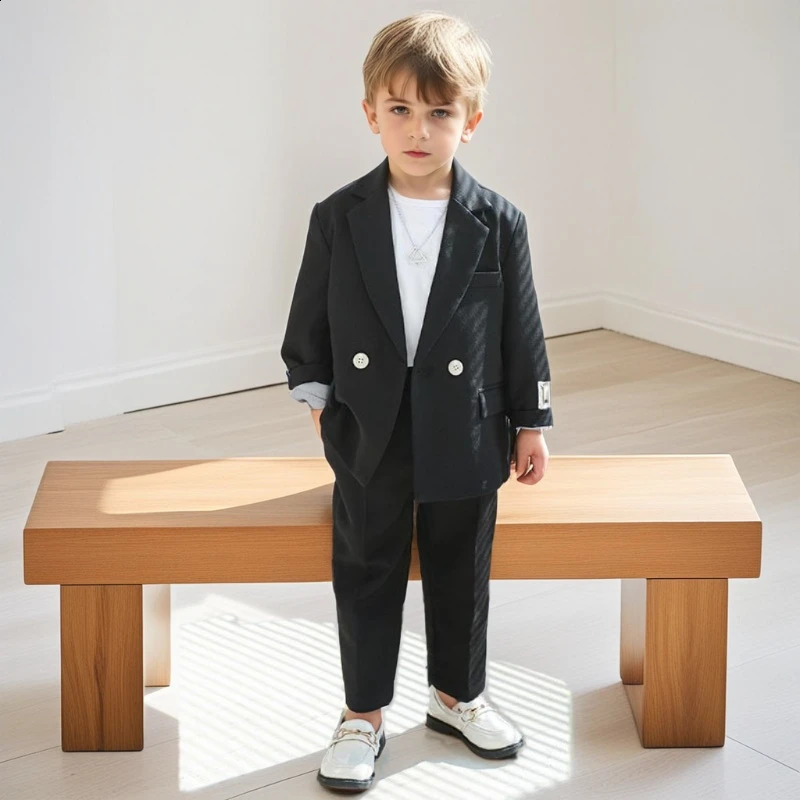 Boys Suit Fashion Design Handsome School Childrens Clothes Set Casual Blazers Pants 2pcs Page Boy Wedding Performance Costumes 241223
