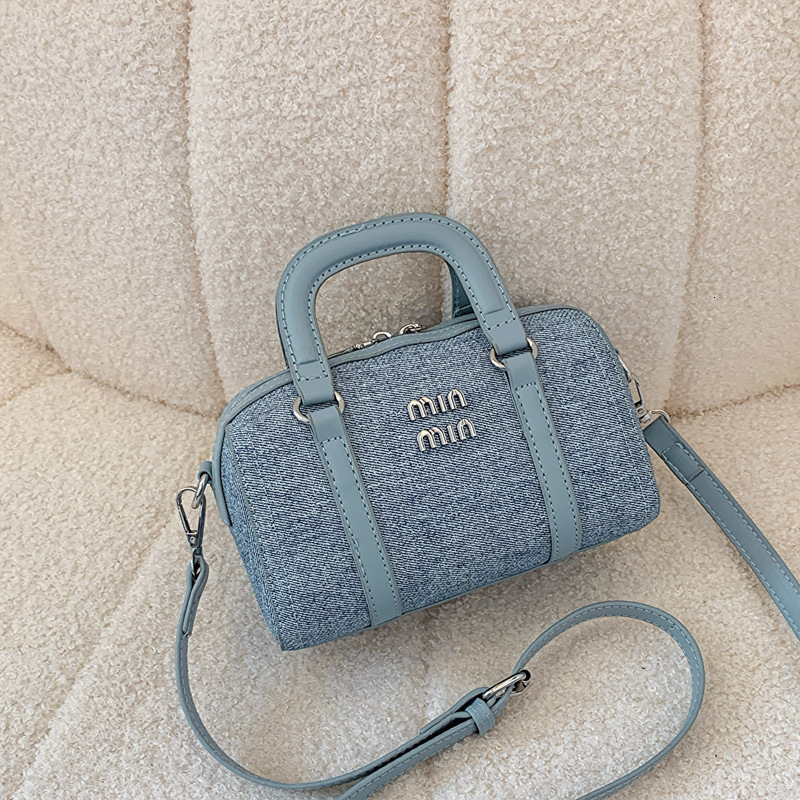 New Fashion Designer Handheld Pillow Bag For Women 2025 New Boston Bag Simple Single Shoulder Crossbody Bag
