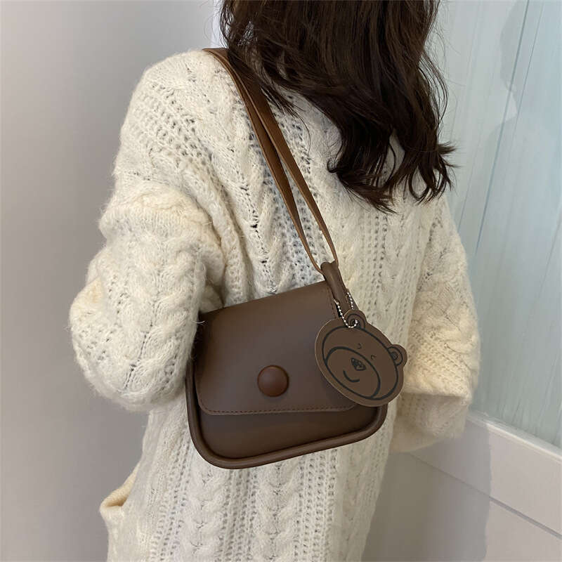 Popular Solid Color Retro Bag, New Year's Trendy Fashion, One Shoulder Simple Crossbody Casual Commuting Saddle Bag