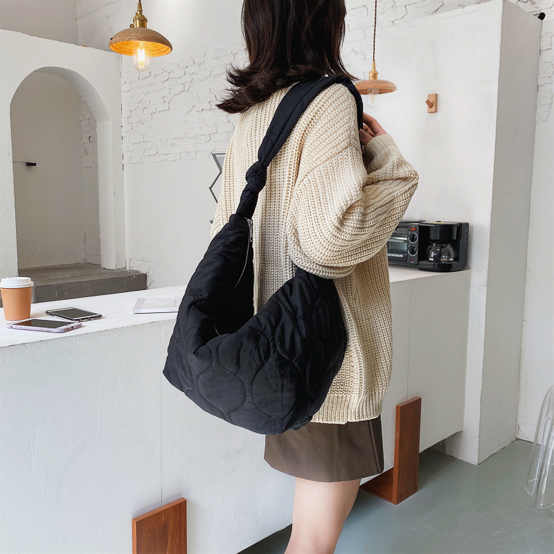 MOODS Roomy Shoulder Bags For Women 2023 Designer Luxury Bag Down Feather Padded Crossbody Hobo Bag Large Capacity Shopper Totes