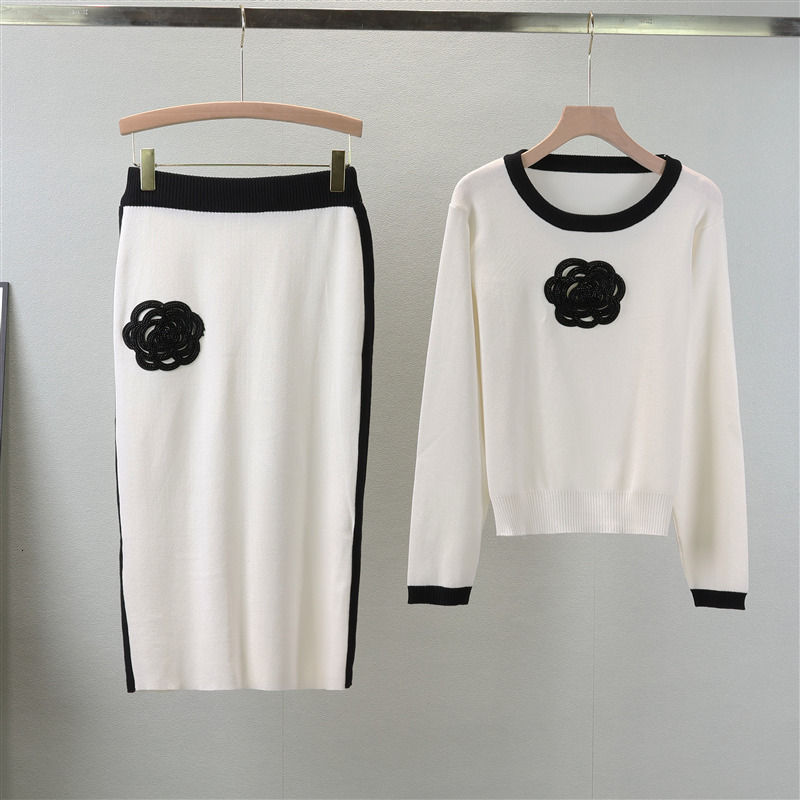 new Spring And Autumn New Women's Small Fragrant Wind Wool Knitted Top Half Skirt Two Piece Set For Women