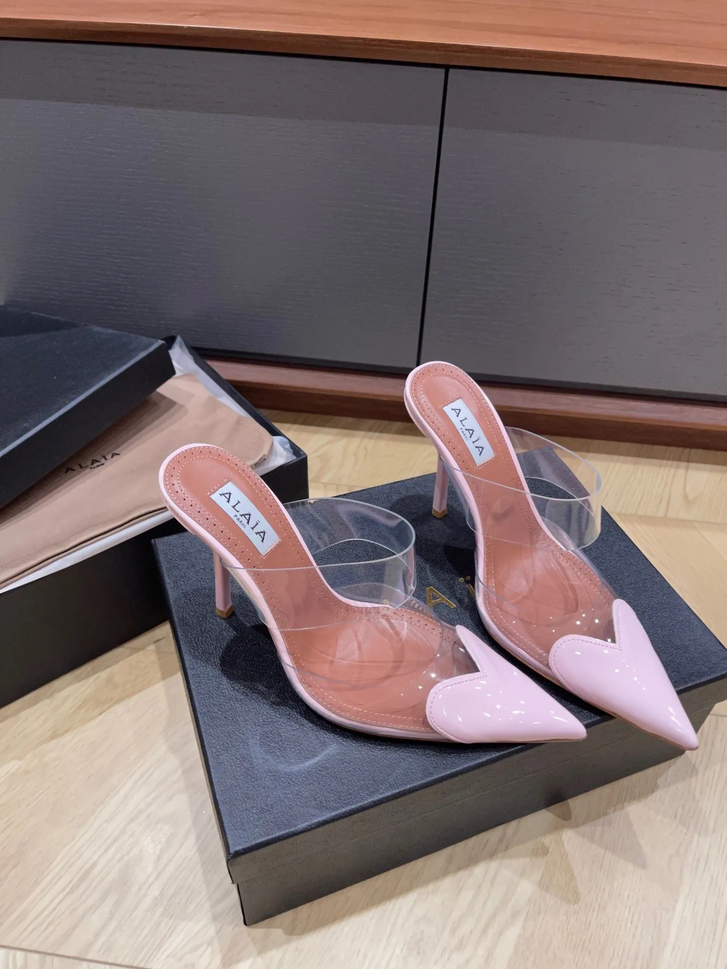 Heart-shaped Pointed Toe Women Shoes -- Elegant Le Coeur Women Patent Leather Mules PVC Strappy High Heels Party Dress Lady Walking EU35-42