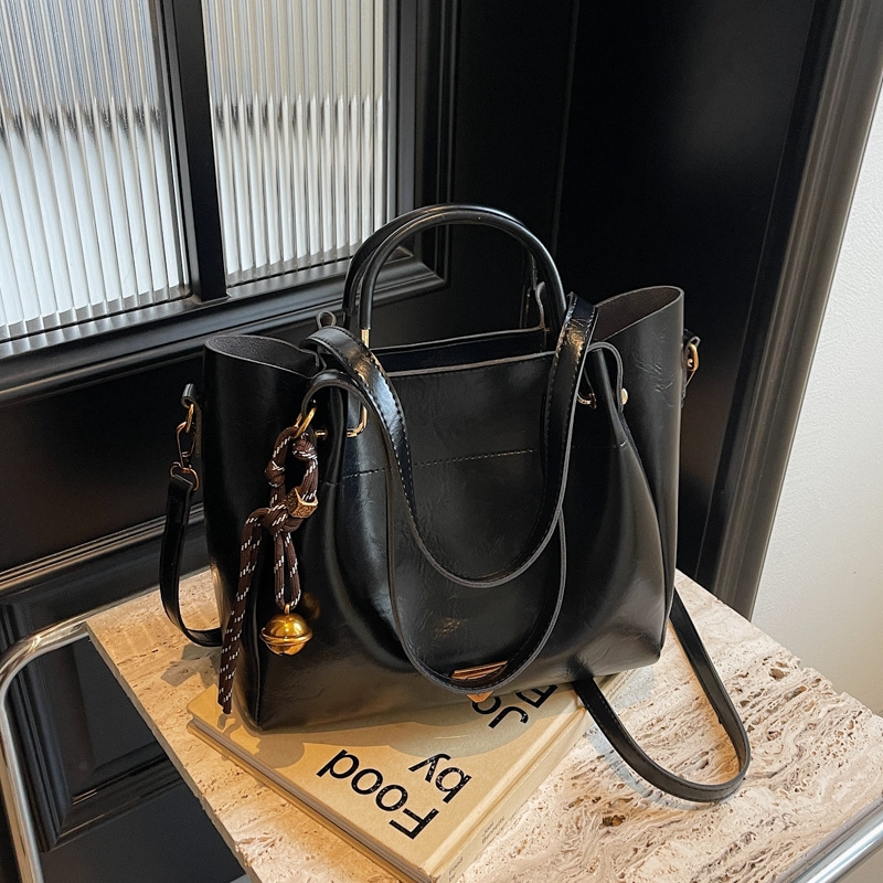 2025 free shipping designer bags high-capacity Comfortable Handheld balck coffee for Ladies' daily versatility