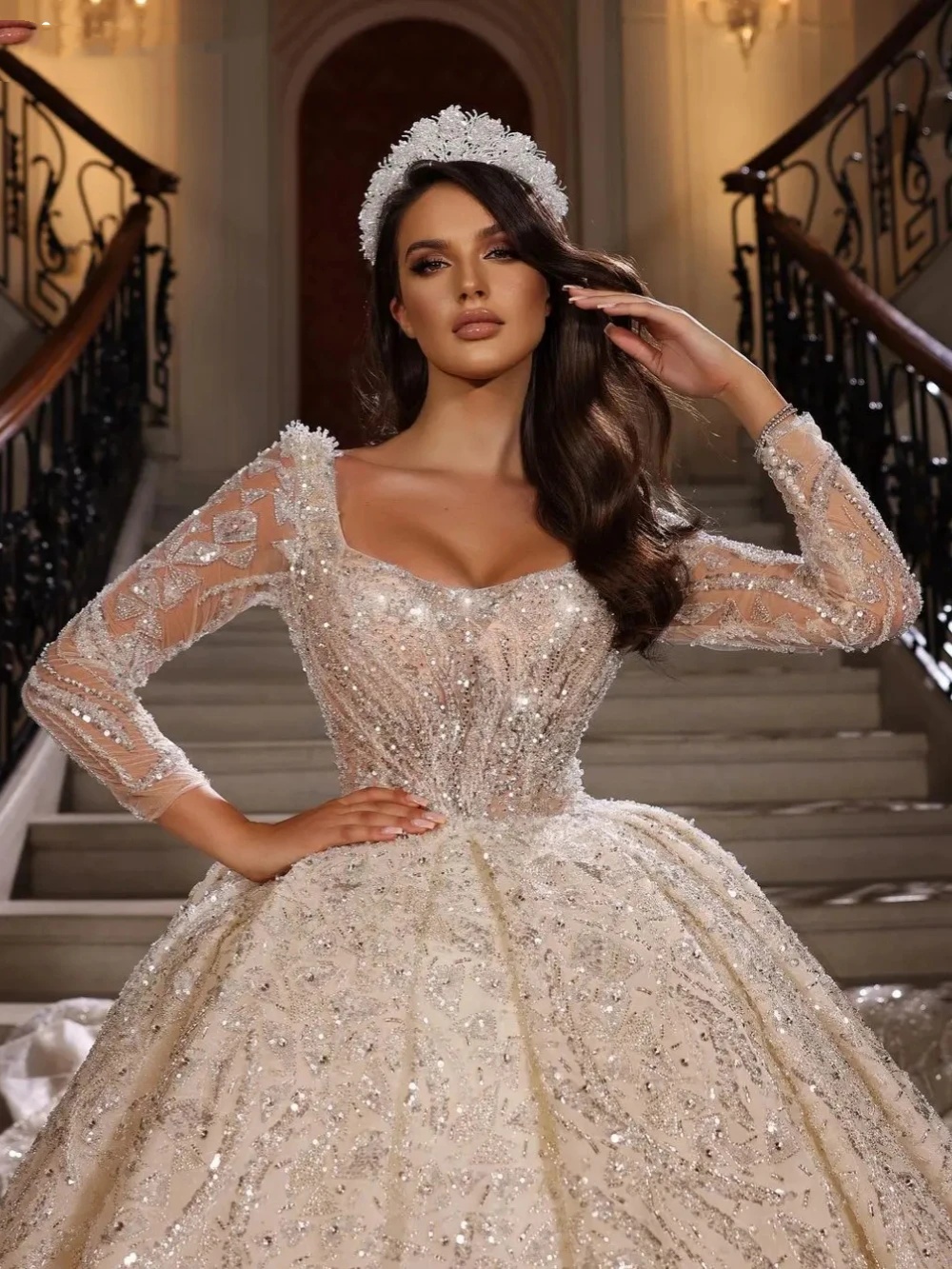 Exquisite Ball Women Wedding Dress Square Neck Long Sleeves Bridal Gown Sequins Appliques Sweep Train Dresses Customized Vestido De Novia